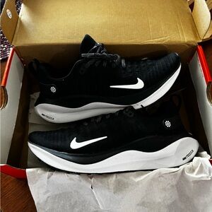 Nike Black and White Athletic Shoes with Sleek Design
